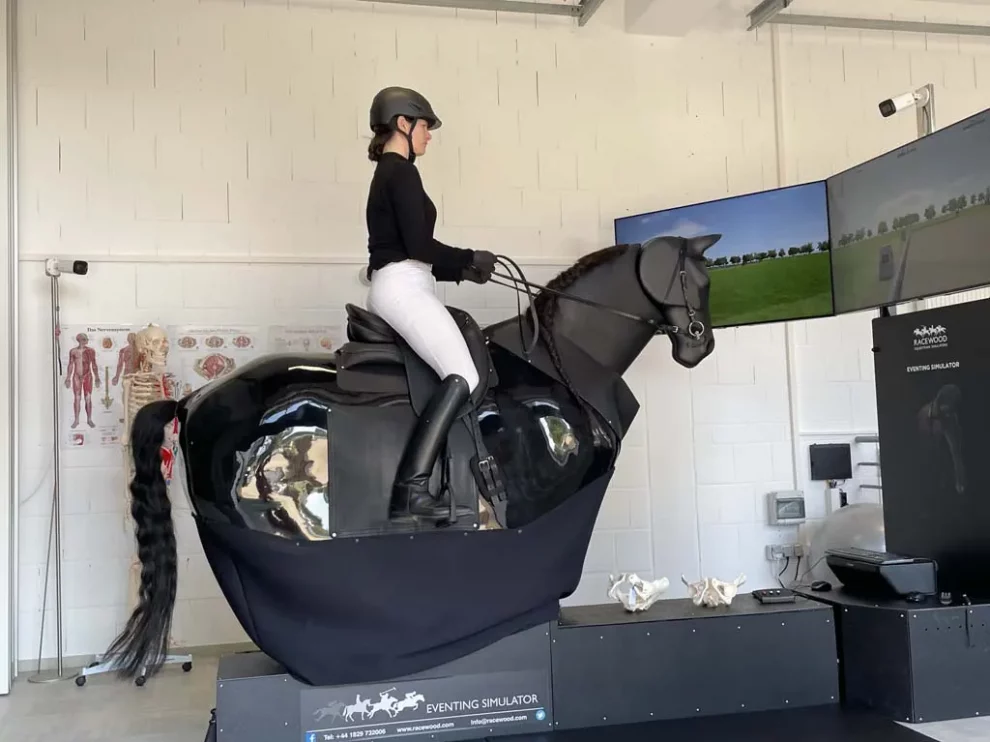 Übersicht Simulatorraum seitlich